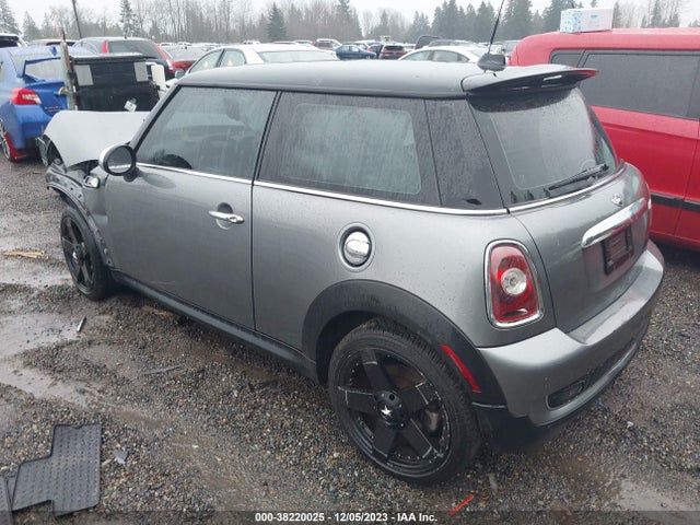2007 MINI COOPER S WMWMF73577TV31332 Photo 2