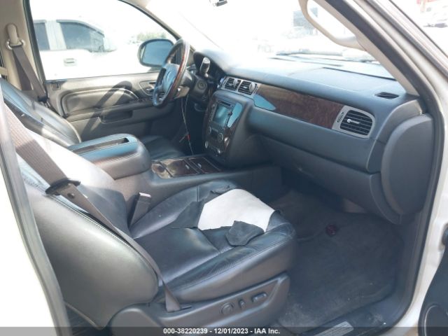 2011 GMC YUKON XL 1GKS1MEF6BR307654 Photo 4