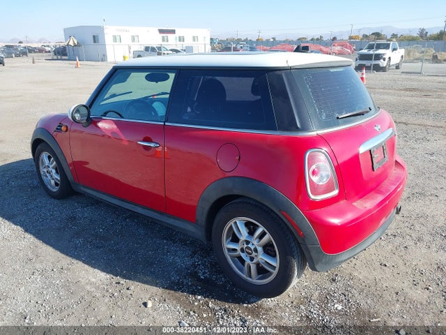 2012 MINI COOPER WMWSU3C56CT264927 Photo 2