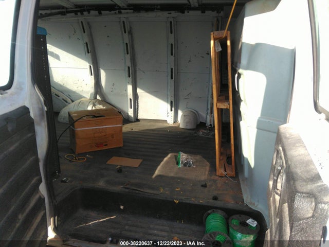 Chevrolet Express 2500 Work Van 2017 1GCWGAFF3H1117293 Image 8