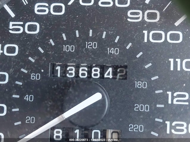 1994 LINCOLN MARK VIII VIN: 1LNLM91VXRY721548