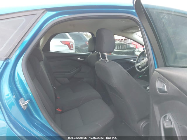 2016 FORD FOCUS SE VIN: 1FADP3K22GL404459