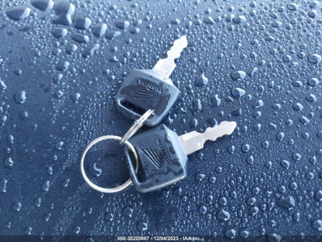 2004 HONDA VT750 JH2RC50394M003636 Photo 10