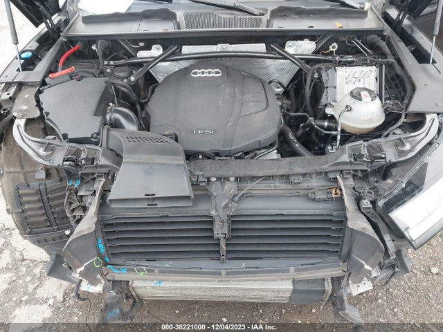 WA1ANAFY1J2204296 Audi Q5 2.0t Tech Premium/2.0t Premium