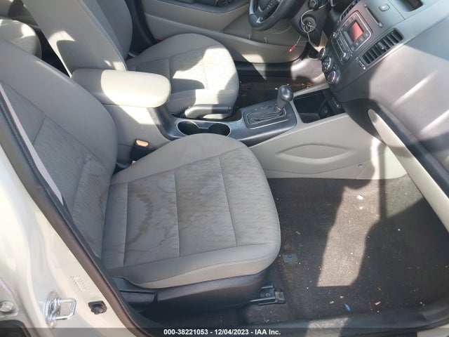 2015 KIA FORTE LX VIN: KNAFK4A64F5403938