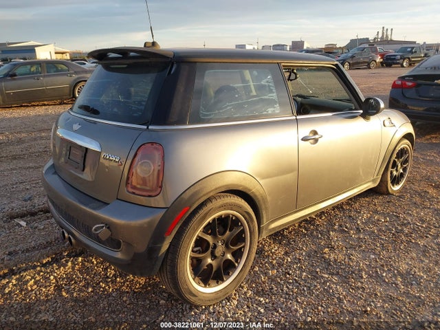 2010 MINI COOPER S WMWMF7C53ATW88590 Photo 3