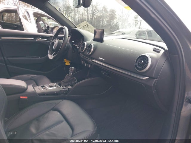 WAUJEHFF1KA106421 Audi A3 45 Premium
