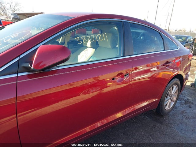 2015 HYUNDAI SONATA SE VIN: 5NPE24AF9FH243148