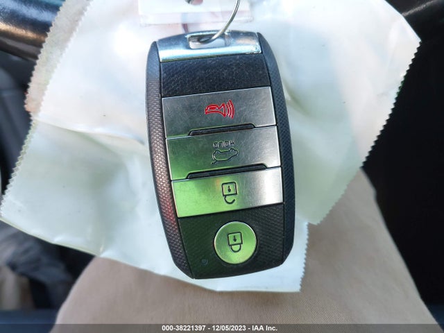2018 KIA SPORTAGE EX VIN: KNDPNCAC7J7422852