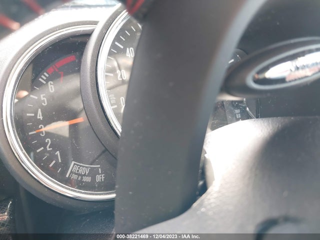 2020 MINI CLUBMAN WMWLV7C0XL2M97261 Photo 6