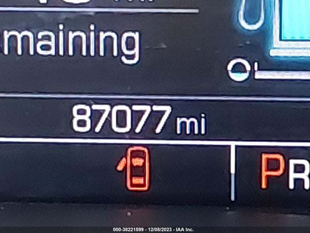 Chevrolet IMPALA LT 2018 2G1105S39J9135535 Image 16