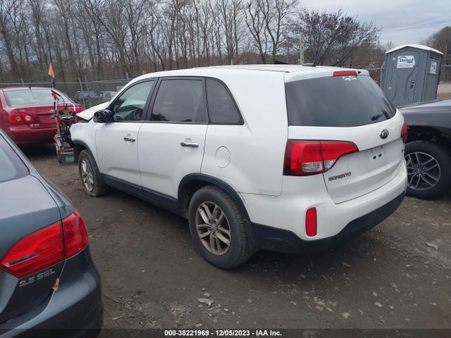 KIA SORENTO LX 2014 5XYKT3A65EG526517 Image 3