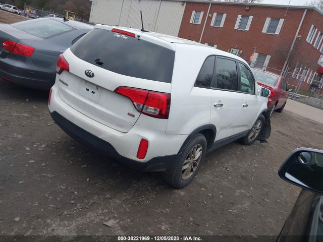 KIA SORENTO LX 2014 5XYKT3A65EG526517 Image 4