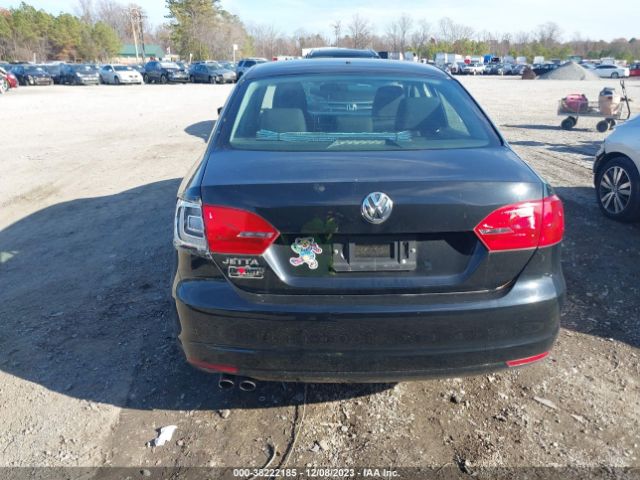3VW2K7AJ8EM328030 Volkswagen Jetta 2.0l S