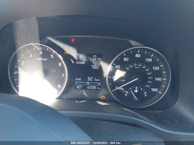 2017 HYUNDAI ELANTRA SE VIN: 5NPD84LF5HH003086