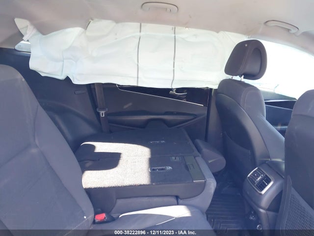 2016 KIA SORENTO LX/L VIN: 5XYPG4A56GG009463