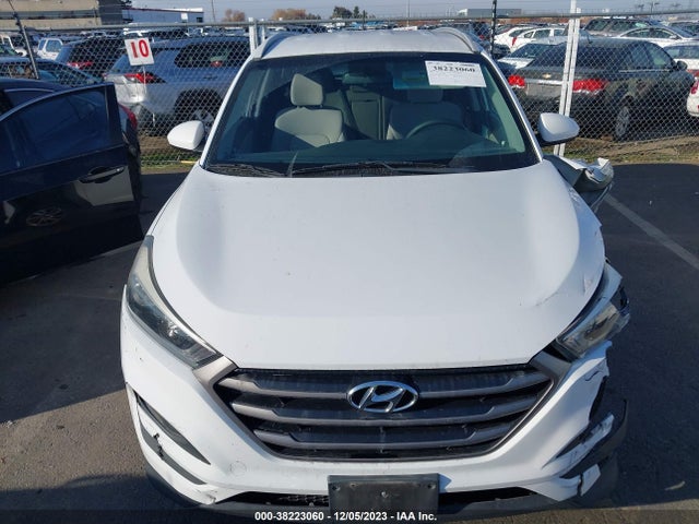 2016 HYUNDAI TUCSON SE VIN: KM8J33A42GU119083
