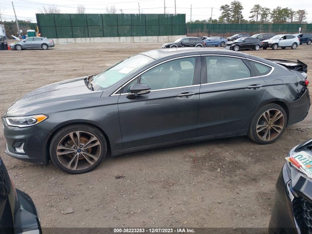 Ford Fusion Titanium 2019 3FA6P0K93KR259818 Image 2