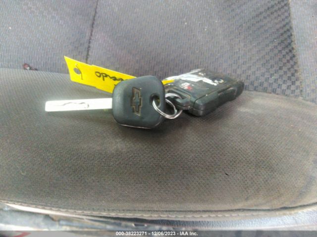 1GCVKREC0JZ143518 Chevrolet Silverado 1500 2lt