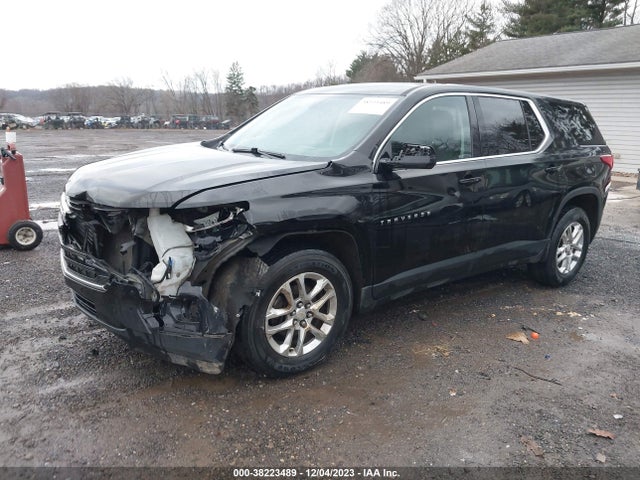 Chevrolet Traverse Ls 2018 1GNEVFKW8JJ108400 Image 2