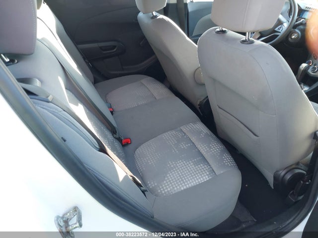 Chevrolet Sonic Ls Auto 2015 1G1JA6SGXF4185201 Image 8