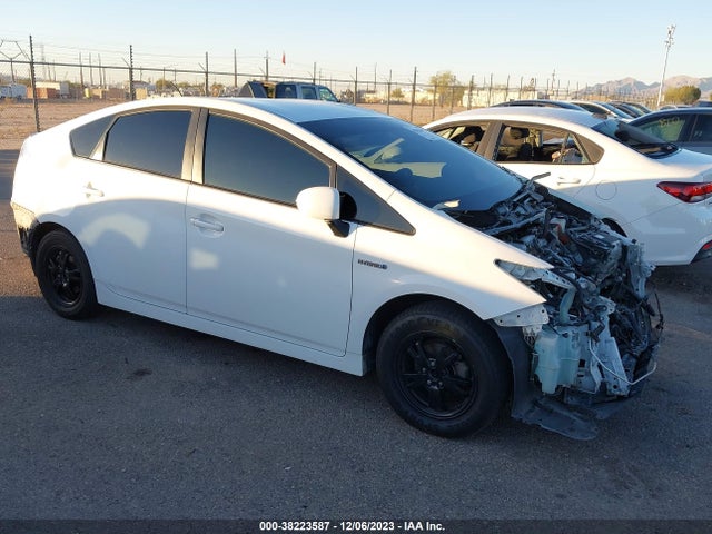 Toyota Prius Two 2015 JTDKN3DUXF1919872 Image 1