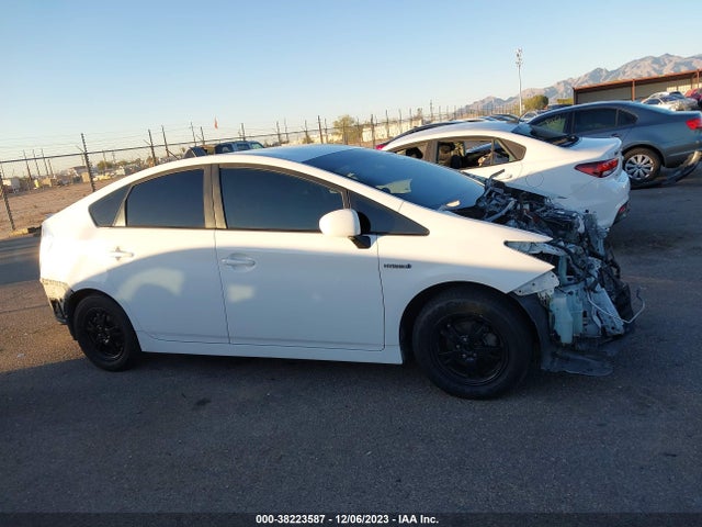 Toyota Prius Two 2015 JTDKN3DUXF1919872 Image 14