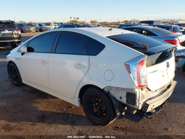 Toyota Prius Two 2015 JTDKN3DUXF1919872 Image 3