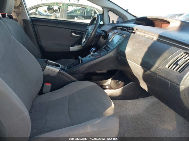 Toyota Prius Two 2015 JTDKN3DUXF1919872 Image 5