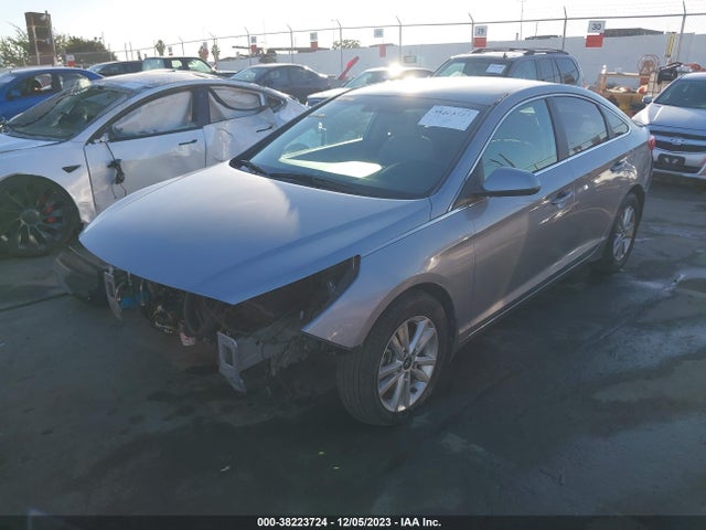 Hyundai SONATA SE 2015 5NPE24AF0FH002059 Image 2