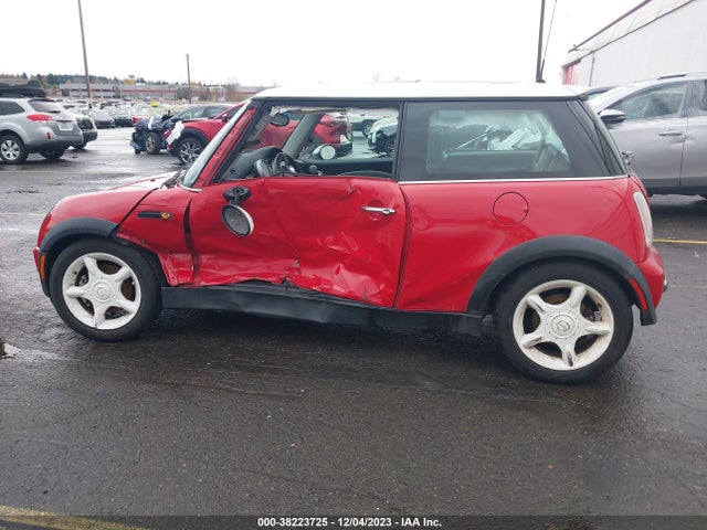 2003 MINI COOPER HARDTOP BASE (M5) VIN: WMWRC33483TC40396