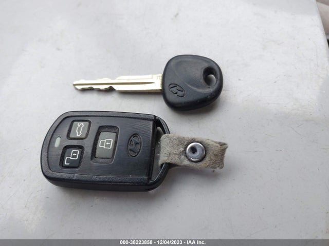 2004 HYUNDAI SONATA VIN: KMHWF25H84A992371