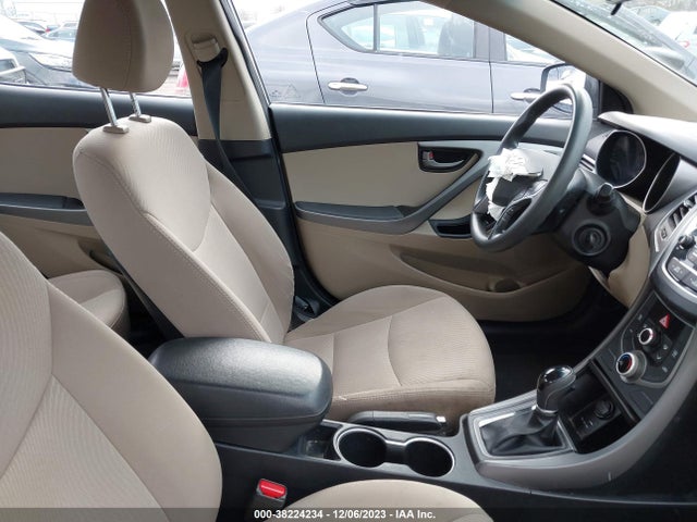 2016 HYUNDAI ELANTRA SE VIN: 5NPDH4AE0GH751463