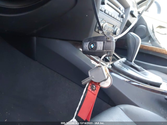 2008 BMW 328I VIN: WBAVA33518KX88392