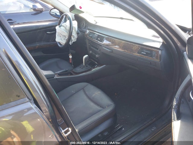 2008 BMW 328I VIN: WBAVA33518KX88392