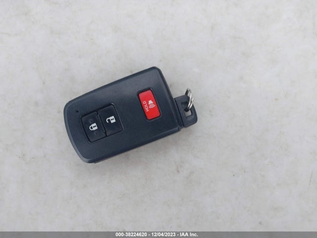 2013 TOYOTA PRIUS C THREE VIN: JTDKDTB3XD1536282