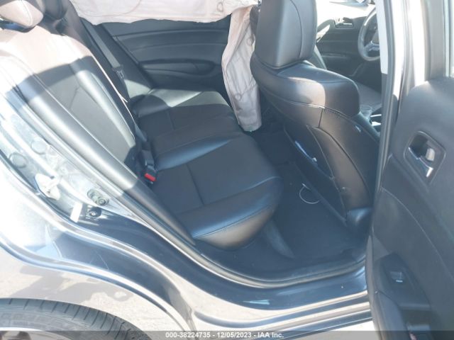 19UDE2F46JA005631 Acura Ilx Special Edition