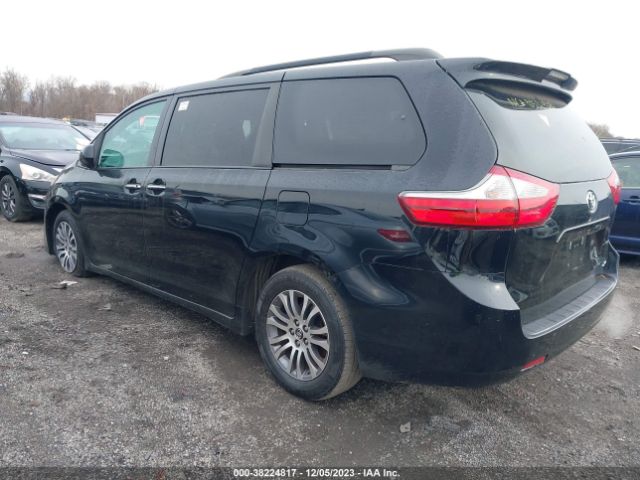 2018 TOYOTA SIENNA 5TDYZ3DC0JS924709 Photo 2