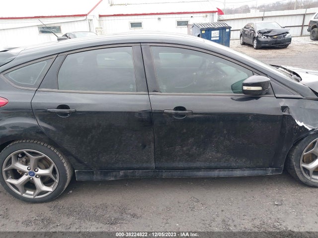2016 FORD FOCUS ST VIN: 1FADP3L9XGL358102