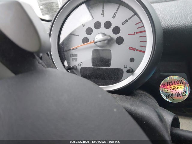 2009 MINI COOPER CLUBMAN WMWML33509TN69215 Photo 6