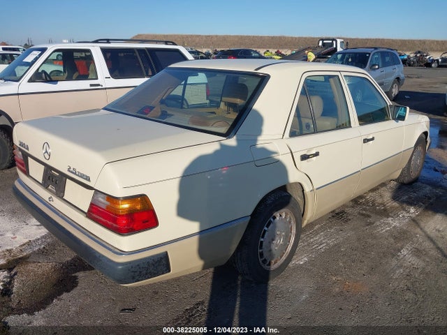 1990 MERCEDES-BENZ 300 D VIN: WDBEB28D9LB219629