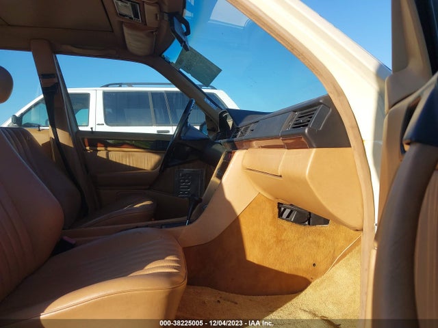 1990 MERCEDES-BENZ 300 D VIN: WDBEB28D9LB219629