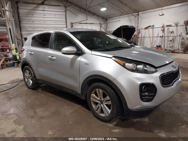 2018 KIA SPORTAGE LX VIN: KNDPMCAC7J7331065