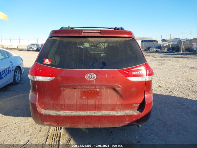 2012 TOYOTA SIENNA XLE V6 8 PASSENGER VIN: 5TDYK3DC7CS261694