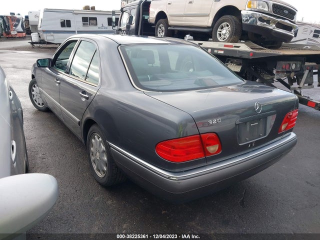 1997 MERCEDES-BENZ E-CLASS BASE (A5) VIN: WDBJF55F7VA372108