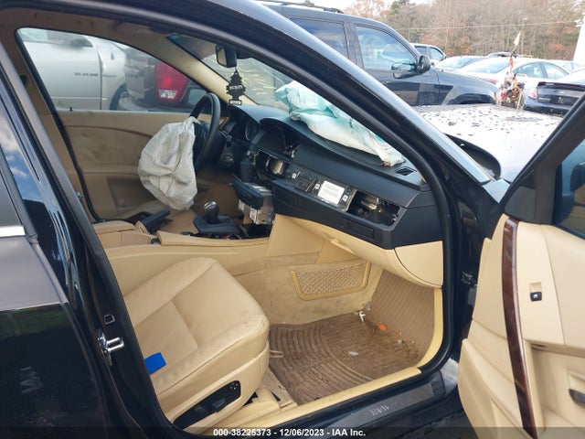 2007 BMW 5 SERIES 530XI VIN: WBANF73587CU27453
