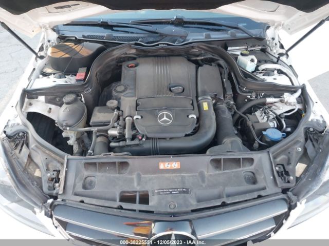 2015 MERCEDES-BENZ C-CLASS WDDGJ4HB0FG368628 Photo 9