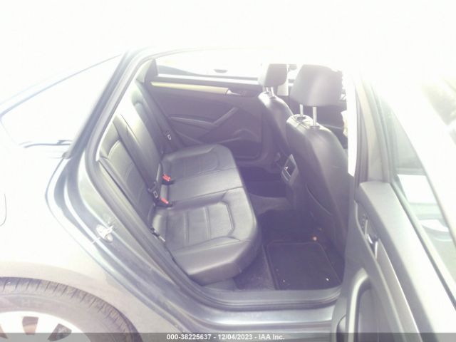 1VWAT7A30FC040936 Volkswagen Passat 1.8t Wolfsburg Edition