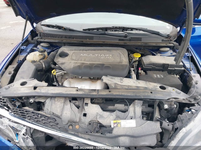 Chrysler 200 Limited Platinum 2017 1C3CCCAB4HN502423 Image 10