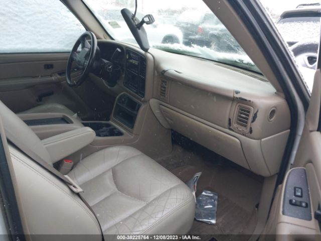 2004 GMC YUKON XL 1500 3GKFK16Z44G174773 Photo 4